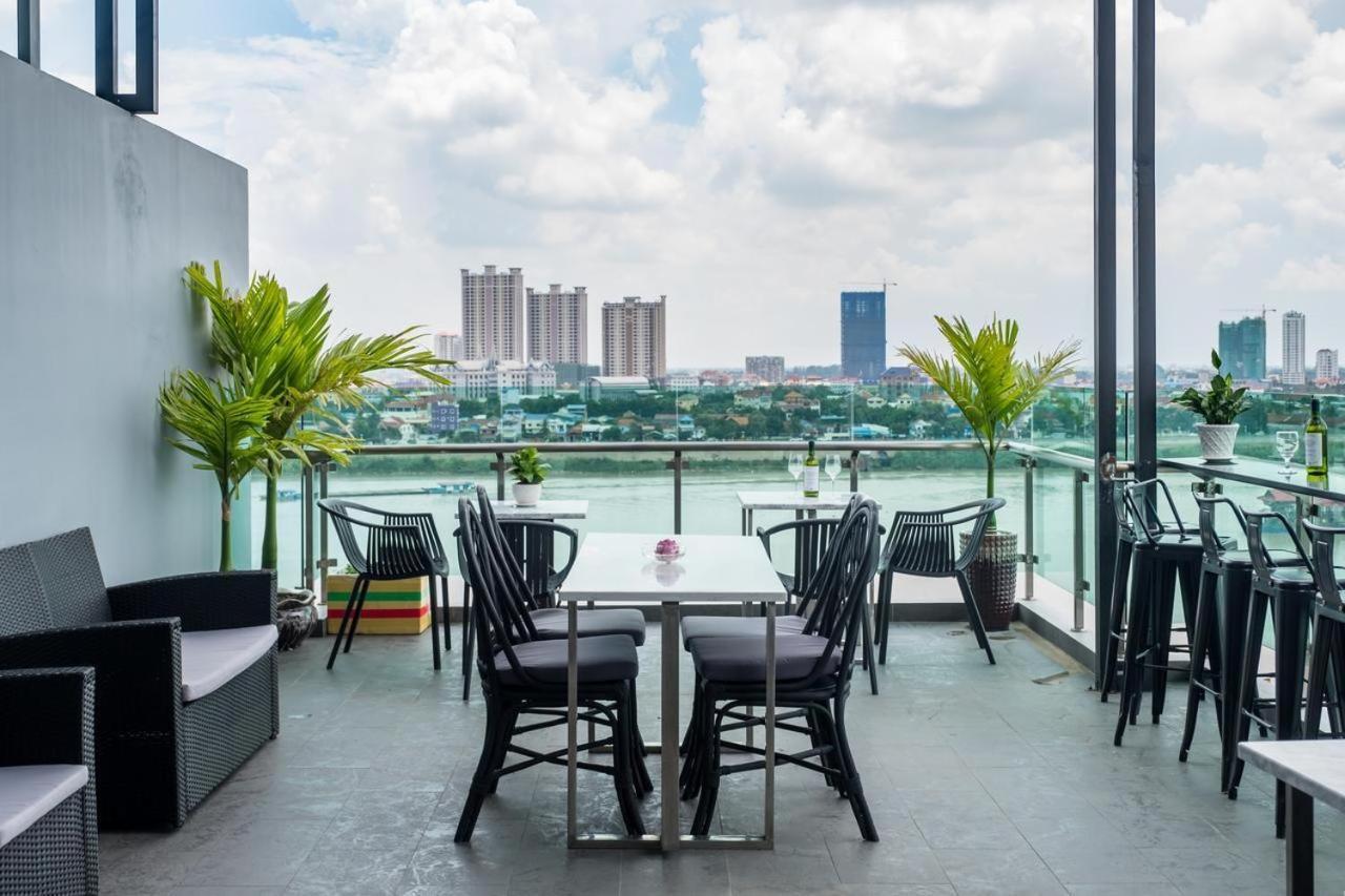 Chilchill Hotel Riverside Phnom Penh Ngoại thất bức ảnh