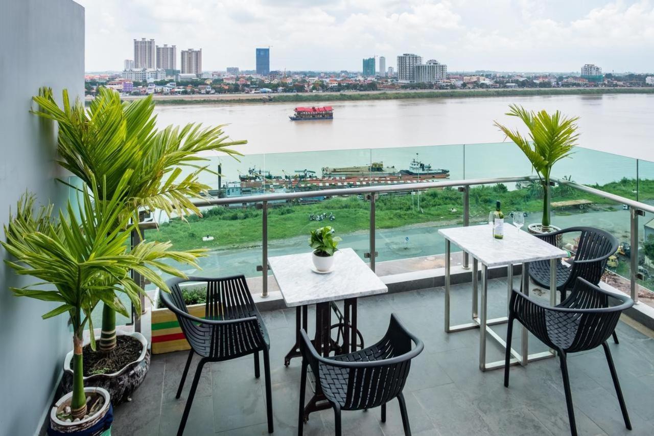 Chilchill Hotel Riverside Phnom Penh Ngoại thất bức ảnh